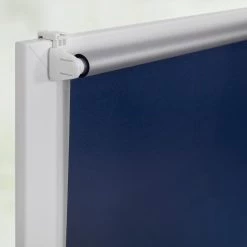 Lichtblick Store thermique Spotswood IV - Tissu - Bleu - 70 x 150 cm 13 Lichtblick Store thermique Spotswood IV - Tissu - Bleu - 70 x 150 cm -Équipements de jardin Soldes 1000280407 210728 17011701944 DETAILS P000000001000280407