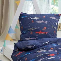 Esprit Home Parure de lit enfant Sharks - Coton - Bleu marine -Équipements de jardin Soldes 1000331624 220211 021 MOOD DETAILS P000000001000331624 mood