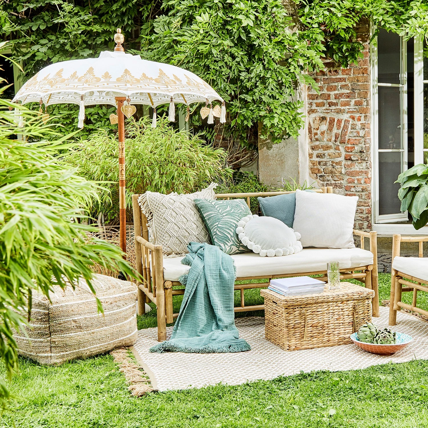 Butlers Parasol ORIENTAL LOUNGE III - Coton / Bois fruitier - Crème 2 Butlers Parasol ORIENTAL LOUNGE III - Coton / Bois fruitier - Crème – Image 2