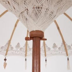 Butlers Parasol ORIENTAL LOUNGE III - Coton / Bois fruitier - Crème 12 Butlers Parasol ORIENTAL LOUNGE III - Coton / Bois fruitier - Crème -Équipements de jardin Soldes 1000341357 220317 032 DETAILS P000000001000341357